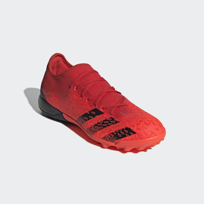 ბუცი დაბალი შიპებით - Adidas PREDATOR FREAK.3